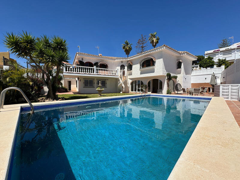 Villa en venta en Velez Malaga, Málaga