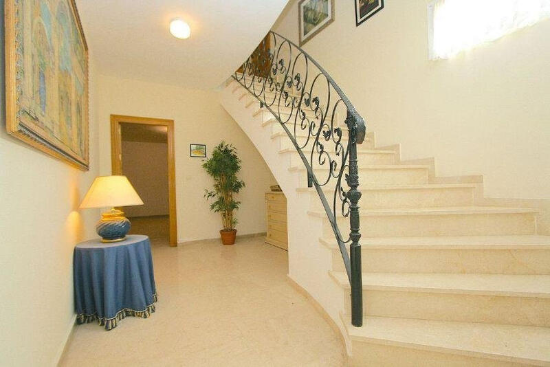 5 bedroom Country House for sale