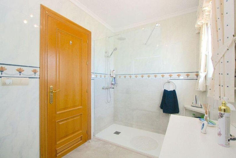 5 bedroom Country House for sale