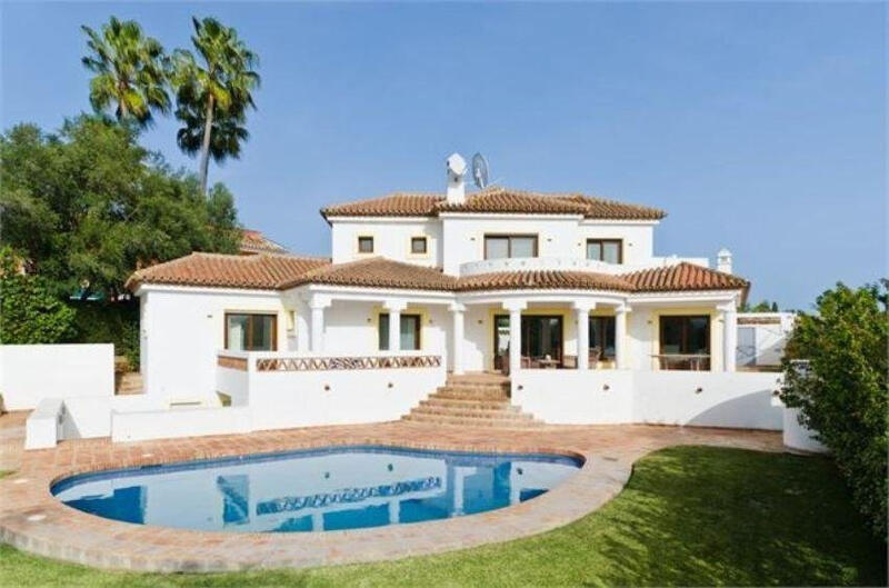 Villa en venta en Mijas Costa, Málaga