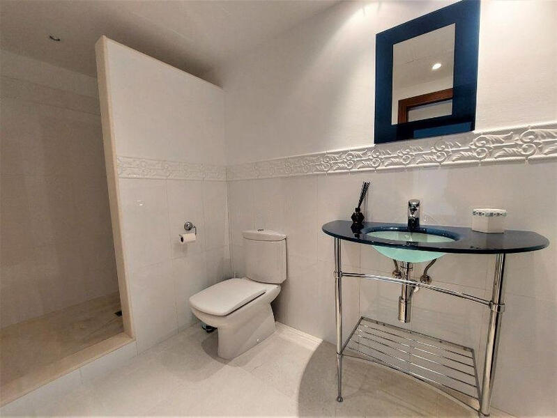 6 Cuarto Villa en venta