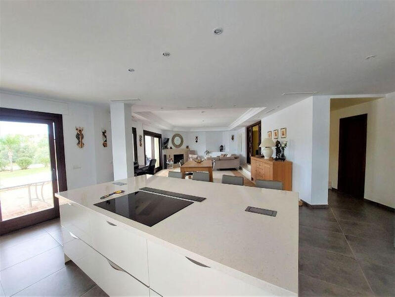6 Cuarto Villa en venta