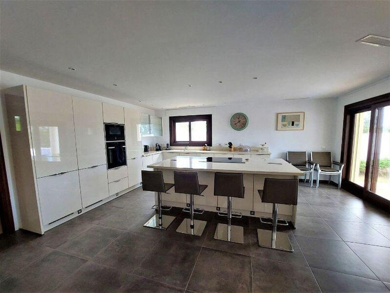 6 Cuarto Villa en venta