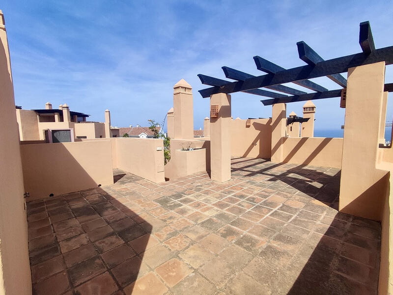 5 bedroom Townhouse for sale