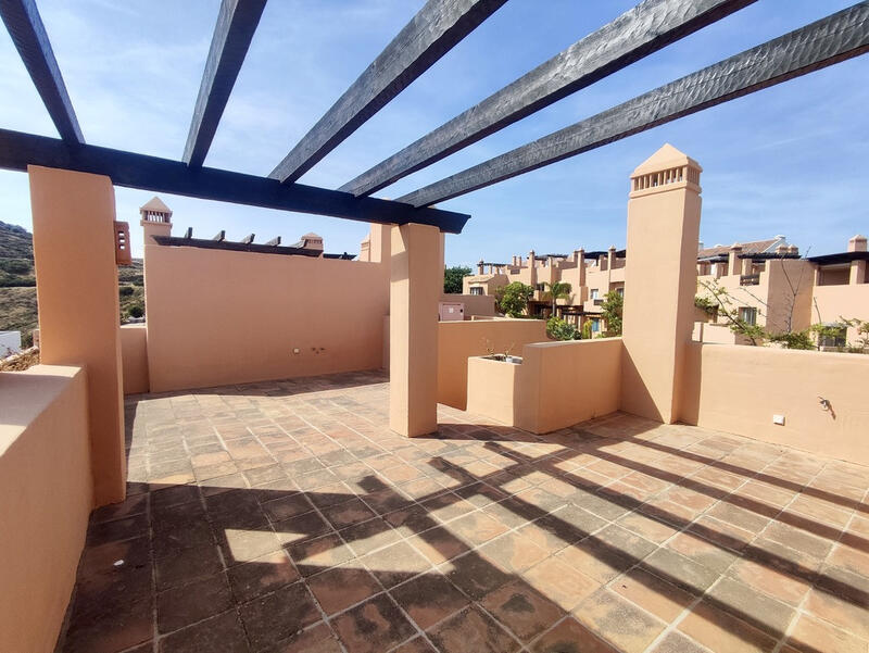 5 bedroom Townhouse for sale