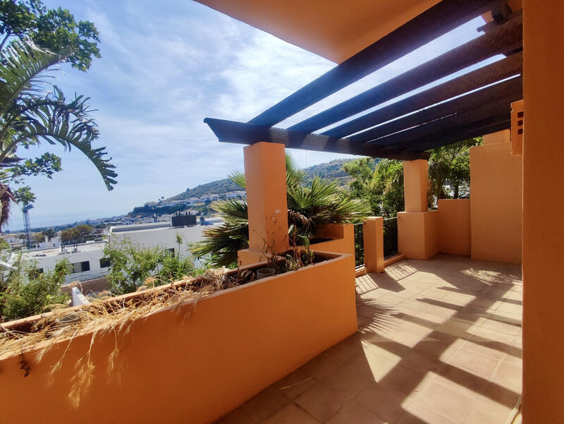 5 bedroom Townhouse for sale