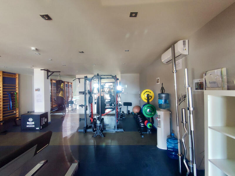 5 bedroom Townhouse for sale
