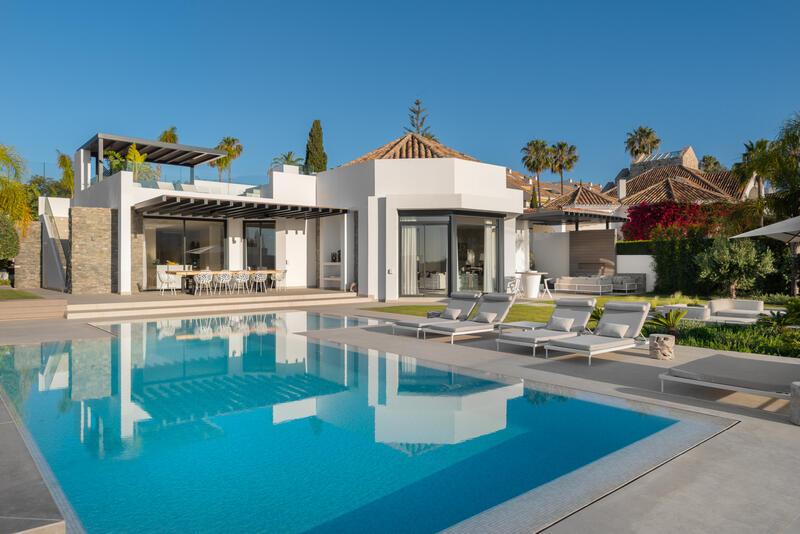 Villa for sale in Marbella, Málaga