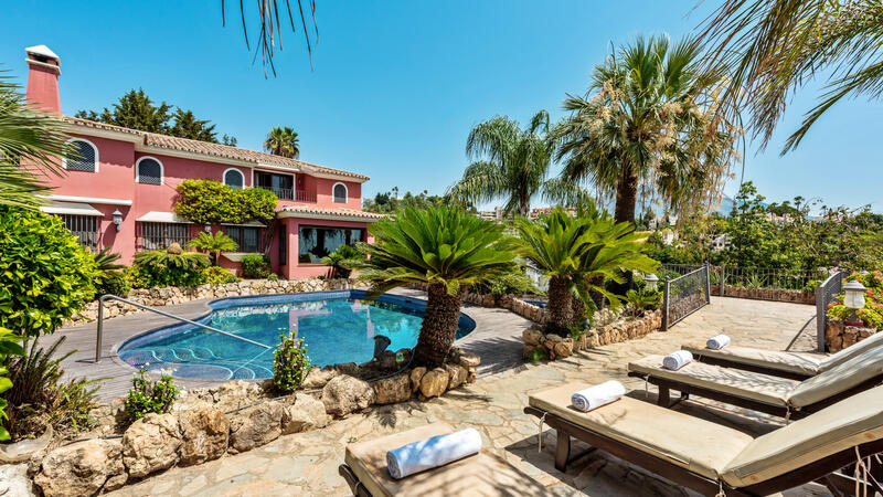 вилла продается в Marbella, Málaga