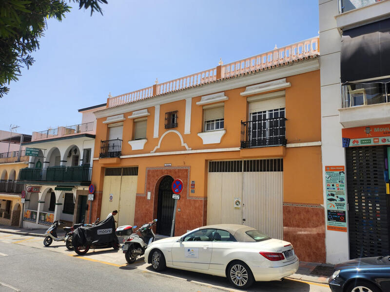 6 bedroom Duplex for sale