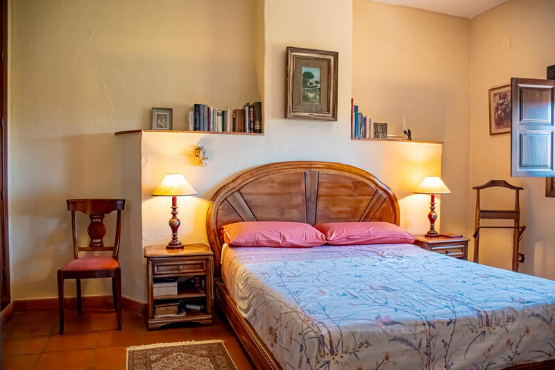 5 bedroom Country House for sale
