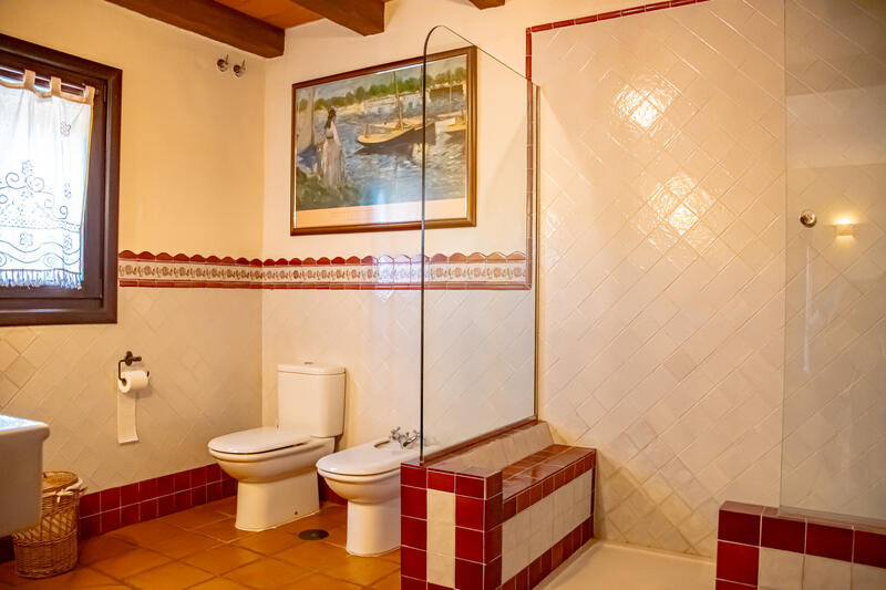 5 bedroom Country House for sale