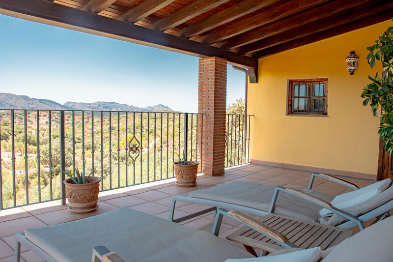 5 bedroom Country House for sale