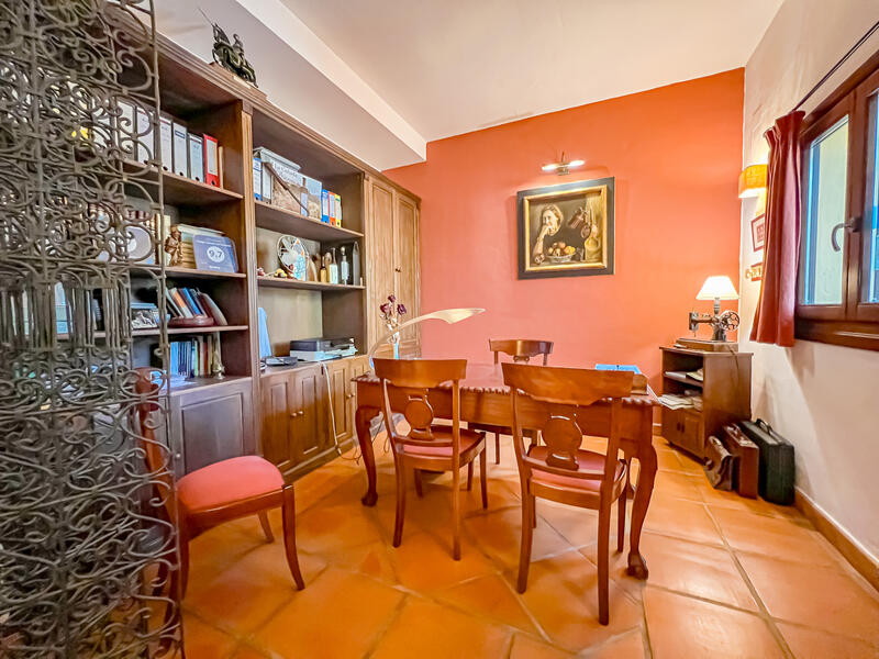 5 bedroom Country House for sale