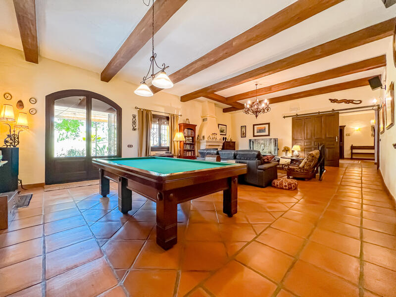 5 bedroom Country House for sale