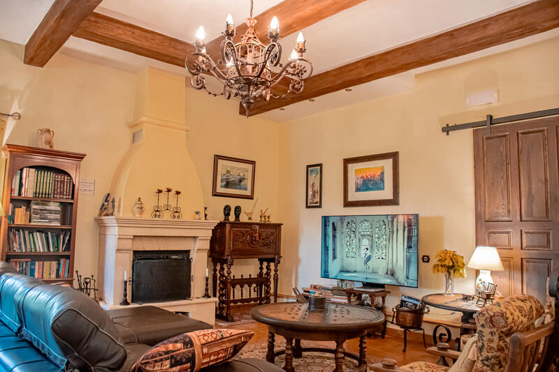 5 bedroom Country House for sale