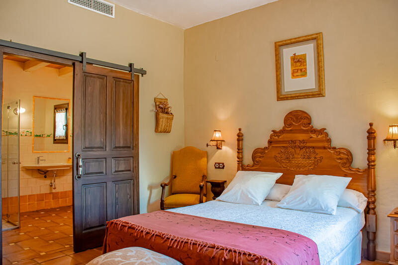 5 bedroom Country House for sale