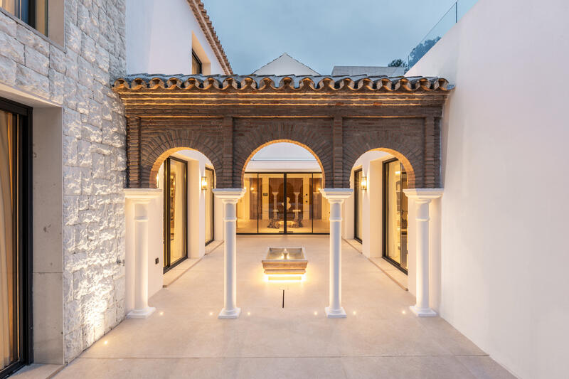 5 bedroom Villa for sale
