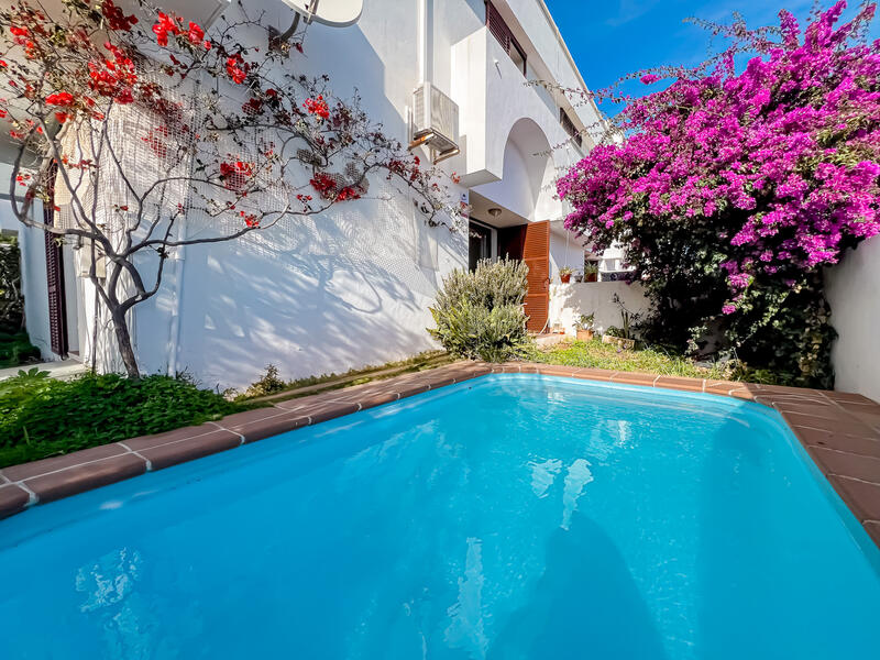 3 bedroom Townhouse for sale