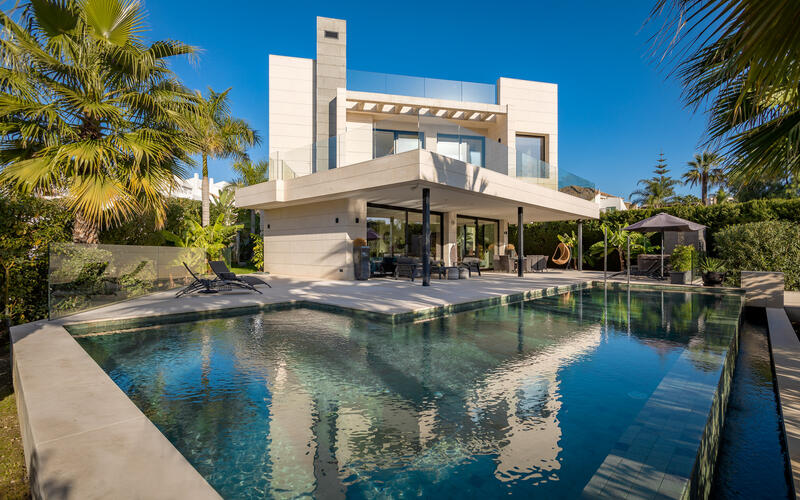 Villa til salgs i Marbella, Málaga