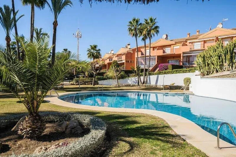 Auberge à vendre dans Estepona, Málaga