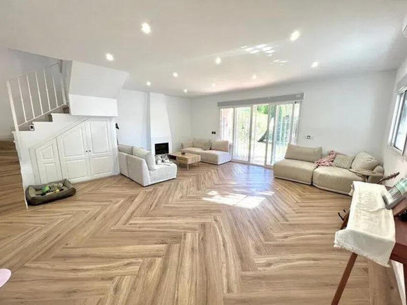 3 bedroom Country House for sale