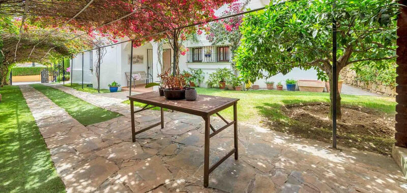 5 bedroom Villa for sale