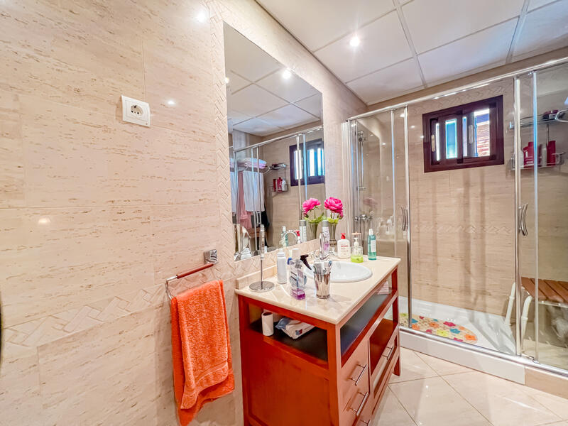 4 bedroom Cave House for sale