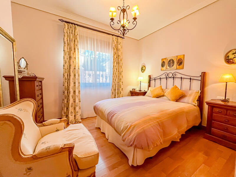 4 bedroom Cave House for sale