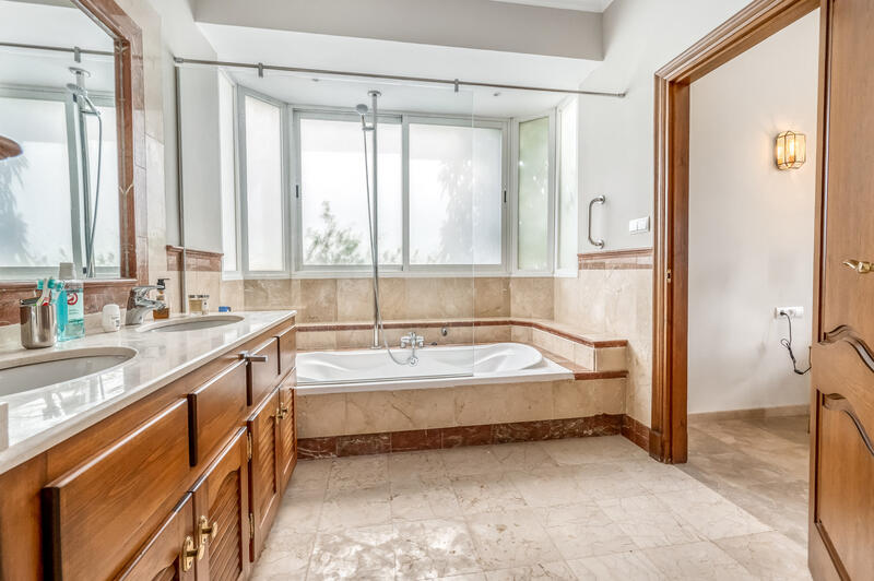 4 bedroom Villa for sale