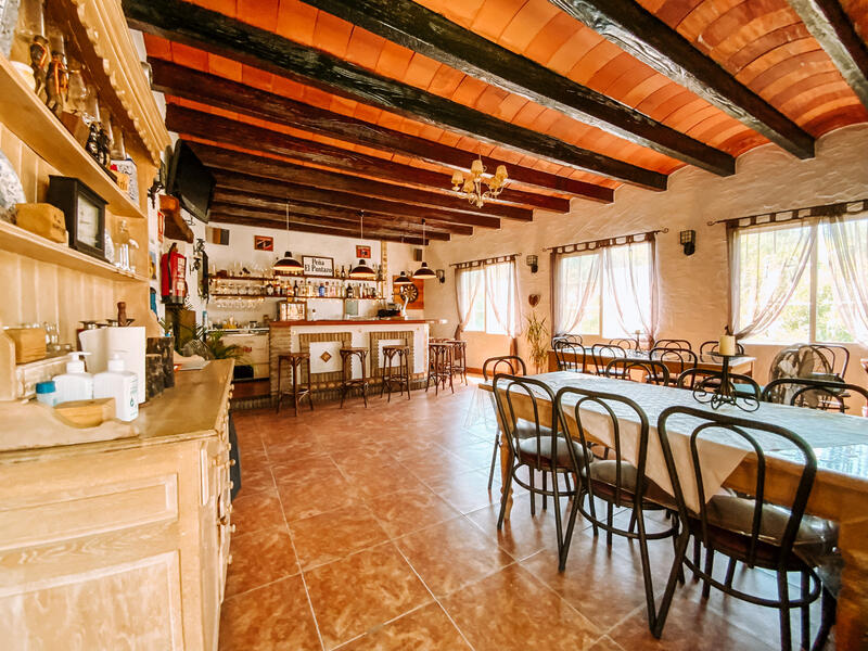8 chambre Maison Troglodyte à vendre