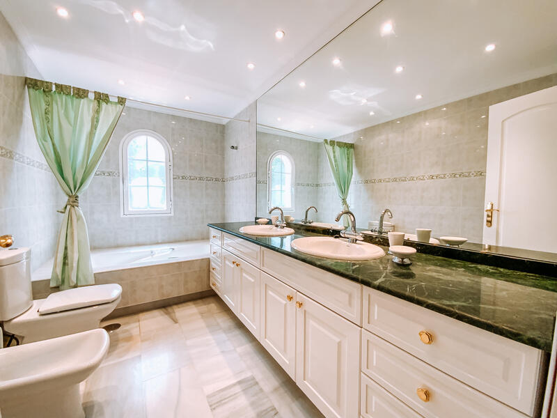 8 chambre Maison Troglodyte à vendre