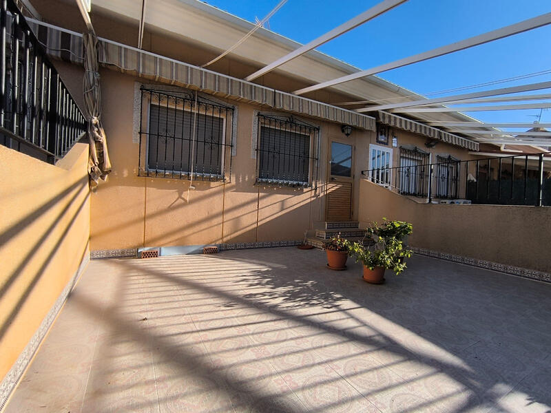 2 bedroom Townhouse for sale