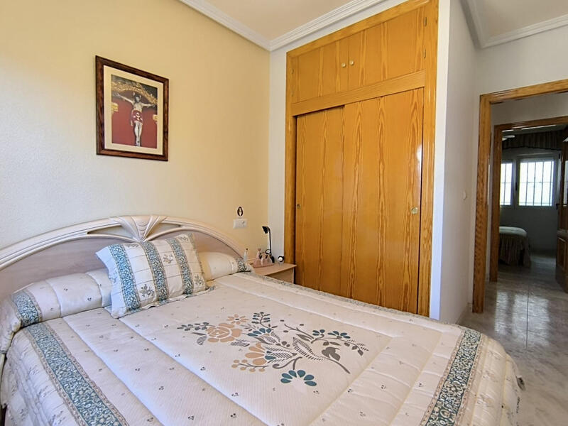 2 bedroom Townhouse for sale