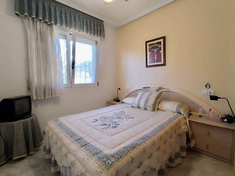 2 bedroom Townhouse for sale