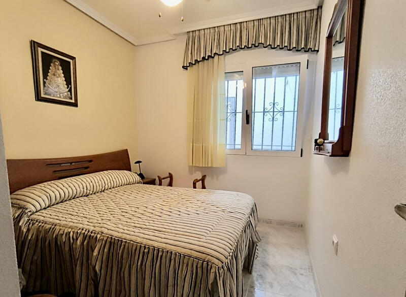 2 bedroom Townhouse for sale