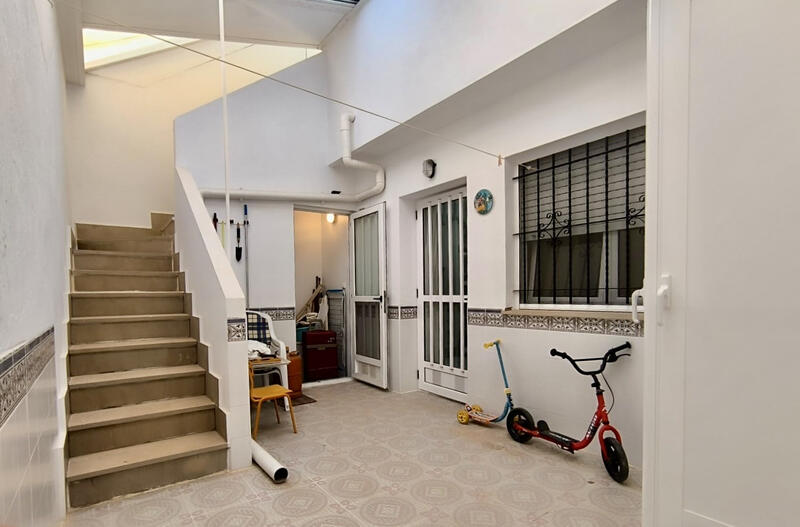 2 bedroom Townhouse for sale