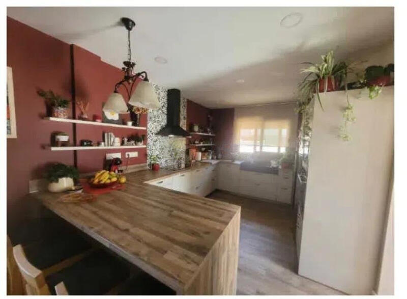 4 soverom Grottehuset til salgs