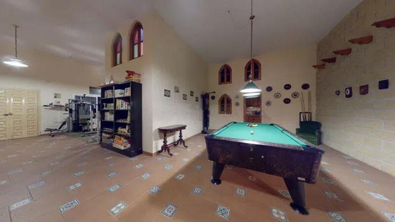 8 soveværelse Villa til salg