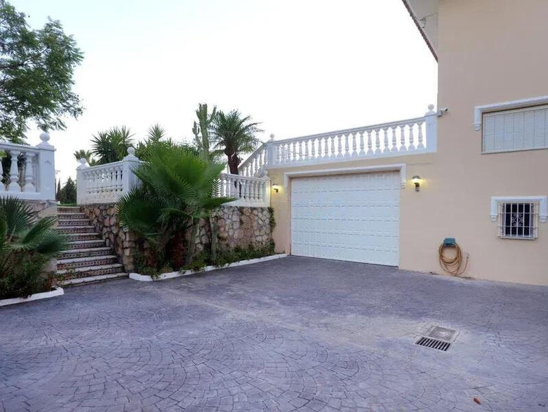 8 soveværelse Villa til salg