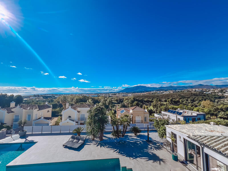 5 bedroom Land for sale