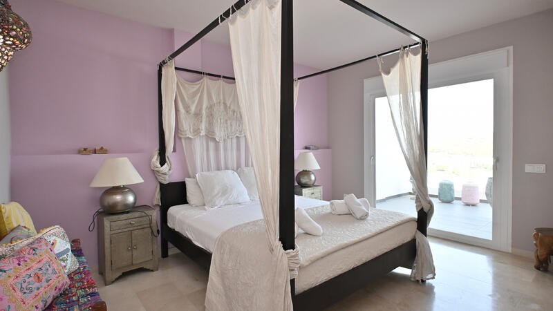 3 bedroom Townhouse for sale