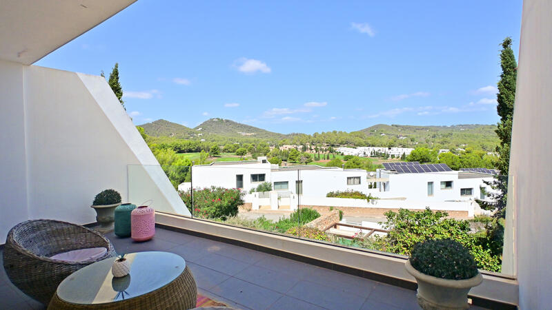 3 bedroom Townhouse for sale