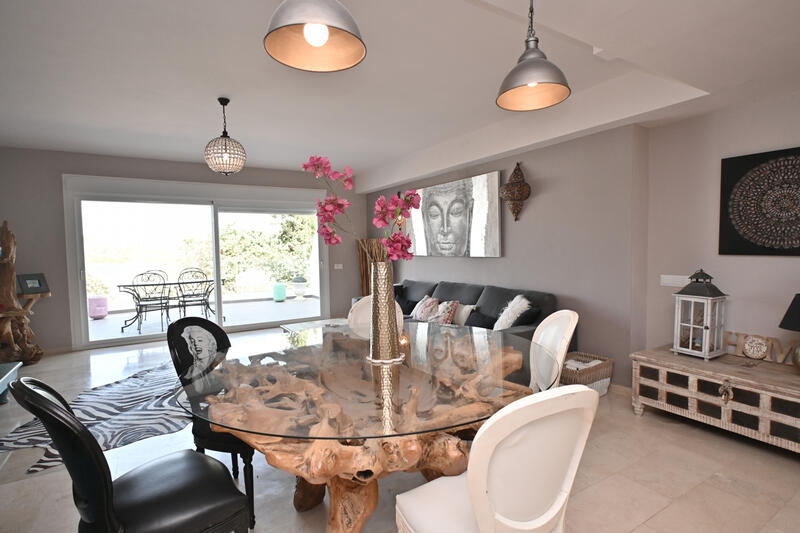 3 bedroom Townhouse for sale