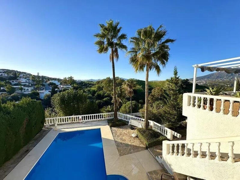 Villa for sale in Mijas Costa, Málaga