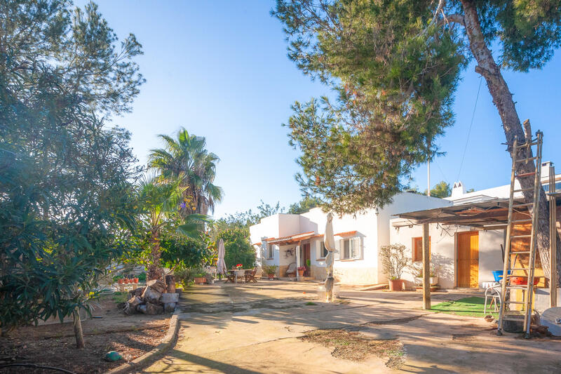 Дом в пещере продается в Santa Eulalia, Jaén