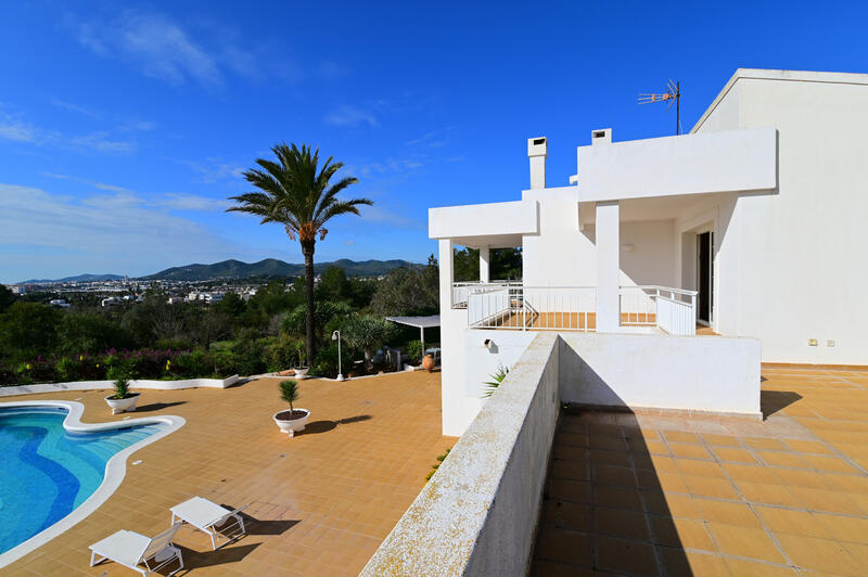 6 Cuarto Villa en venta