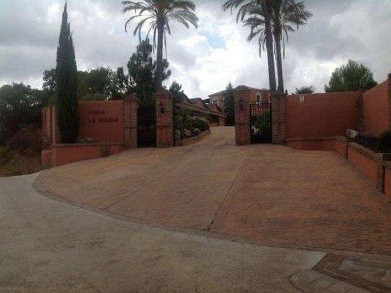 7 Cuarto Casa de Campo en venta