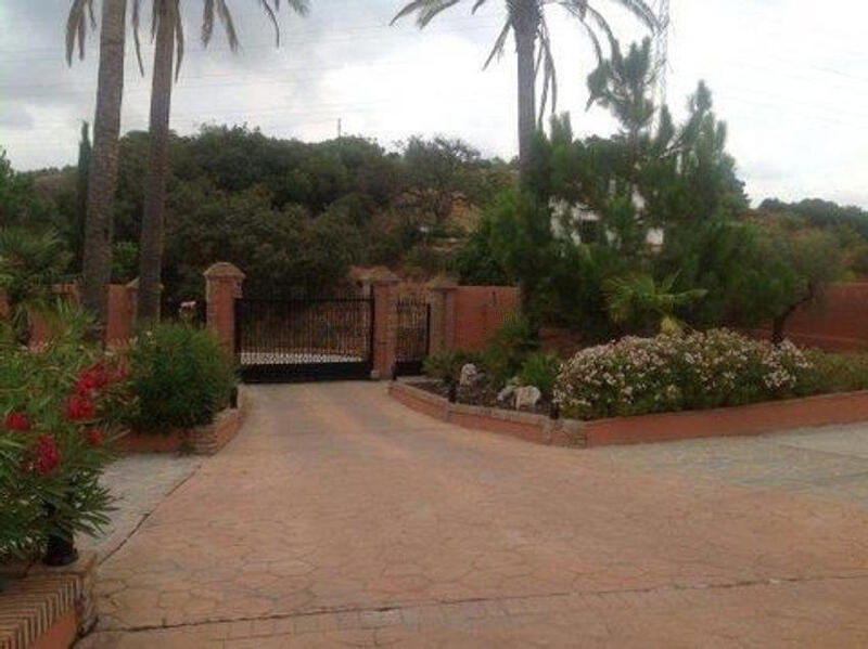 7 Cuarto Casa de Campo en venta