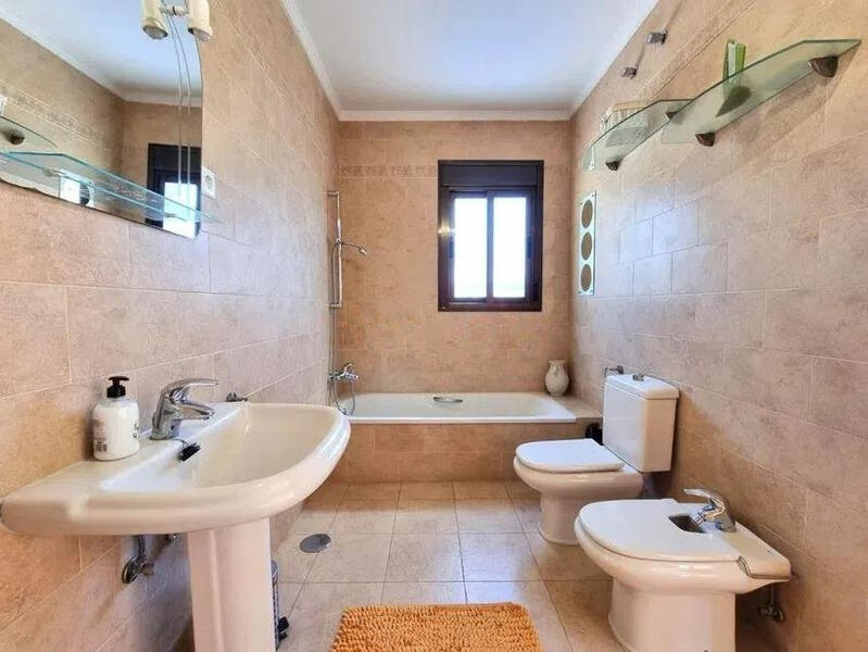 5 bedroom Villa for sale